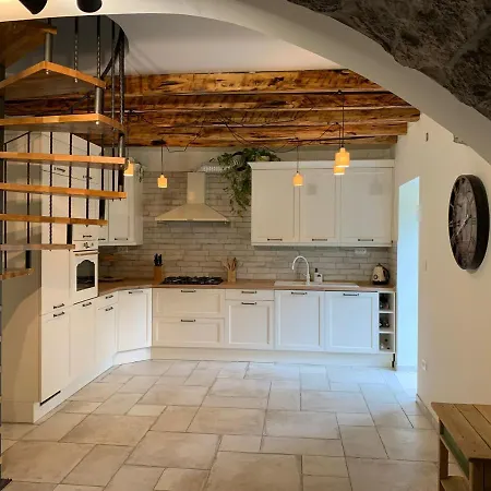 Bed & Breakfast Stancija Kavali Stone House, Zvoneca-opatija 4*