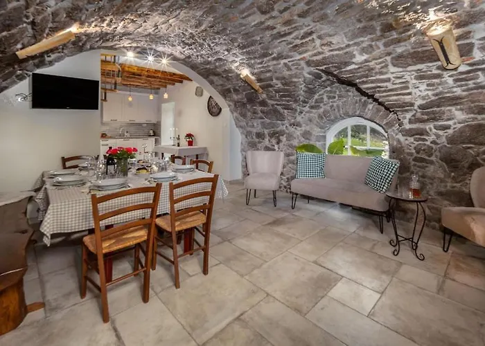 Stancija Kavali Stone House, Zvoneca-opatija Abbázia