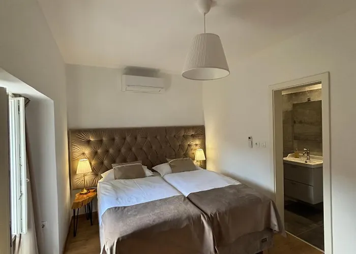 Stancija Kavali Stone House, Zvoneca-opatija