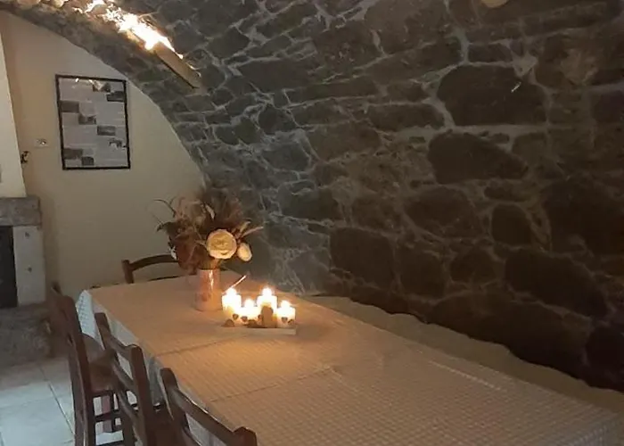 Stancija Kavali Stone House, Zvoneca-opatija