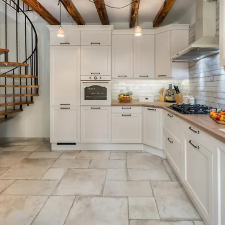 Oda ve Kahvaltı Stancija Kavali Stone House, Zvoneca-opatija 4*