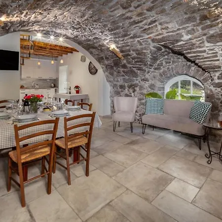 Stancija Kavali Stone House, Zvoneca-opatija Опатия