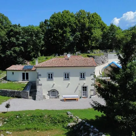 Stancija Kavali Stone House, Zvoneca-opatija Отель типа 