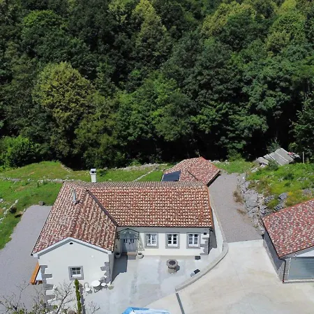 Stancija Kavali Stone House, Zvoneca-opatija Отель типа 