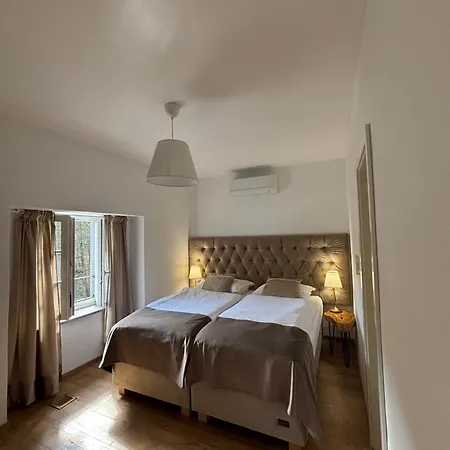 Stancija Kavali Stone House, Zvoneca-opatija Отель типа 