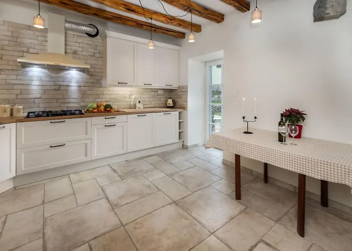 Stancija Kavali Stone House, Zvoneca-opatija 奥帕提亚