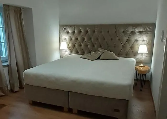 Stancija Kavali Stone House, Zvoneca-opatija 住宿加早餐酒店 奥帕提亚