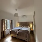 Stancija Kavali Stone House, Zvoneca-opatija 住宿加早餐酒店