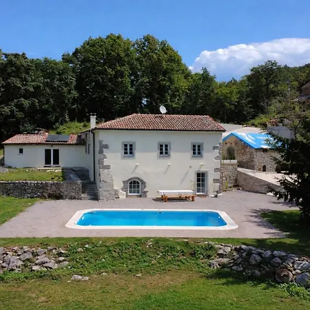 Stancija Kavali Stone House, Zvoneca-opatija