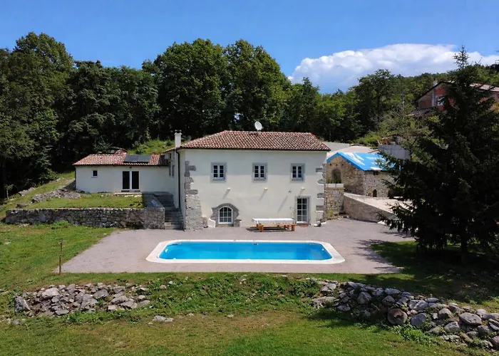 Stancija Kavali Stone House, Zvoneca-opatija